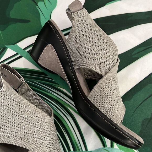 JBU by Jambu memory foam sandal wedges with silver sparkle ✨ - Picture 4 of 9